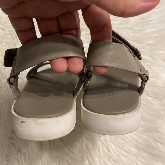VINCE Sandals size 9 excellent condition color dark gray see all pictures - Picture 14 of 16